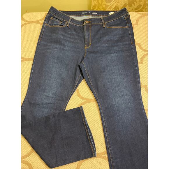Old Navy mid-rise kicker boot-cut dark blue jeans, size 16 short - Picture 14 of 14